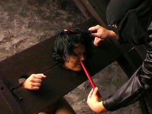 Clip FetishNetwork : Procès de fitness, Beauté exotique aux cheveux