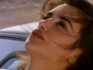 Découvrez le charme séducteur de Penelope Cruz dans cette scène