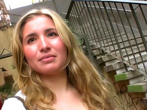 PUTA LOCURA ramasse une Colombienne à gros seins. Dans cet épisode,