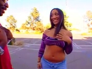Découvrez le plaisir exquis de Leona Dulce, une belle latine au