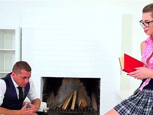 Ilona C dans Nasty Student Sex - FuckStudies. Cette adolescente sexy