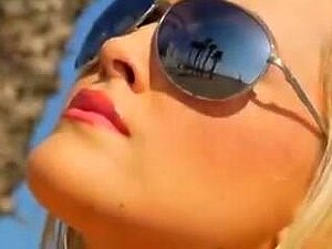 Alexis Texas présente son cul sexy