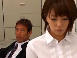 La mignonne saki ninomiya baise comme une pro. La belle prof devient