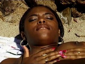 Sexe au Catfight-Club sur la plage