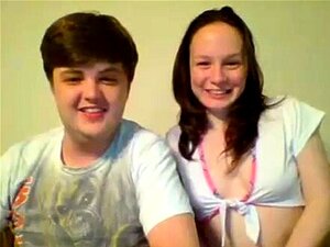 Mignonne rousse en bas