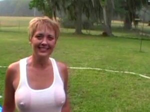 Slip N Slide de salope. Une demande de membre, un *** jouet, quelques