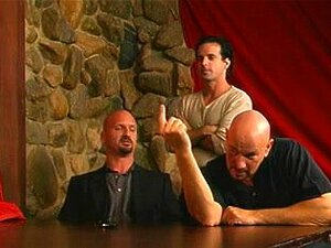 MYA GROUPE-SEXE ÉJACULATIONS INTERNES. L'espion industriel Mya Mason