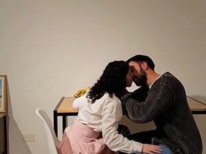 Nous nous sommes réunis pour étudier et avons fini par baiser ft.