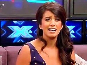 Konnie huq salope sale sous la jupe