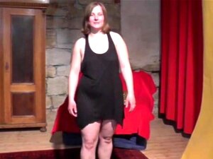Grosse fille lapdance pour la première fois, Wow ! Cette fille est
