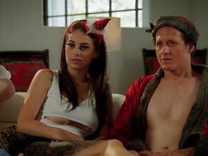 Femme infidèle baise en levrette devant son mari