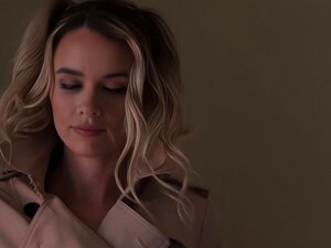 Belle-fille se fait baiser durement par son beau-père excité.