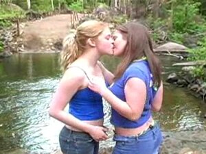 La plantureuse Christy et Christine fraîches - Partie 2