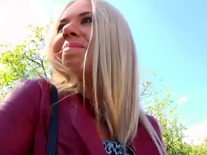 Une vraie amatrice blonde tchèque convaincue de se faire baiser la