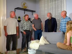 Le porno de sexe en groupe supérieurement bon vieux et jeune avec