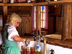 Une heidi allemande a besoin d'une double pénétration intense