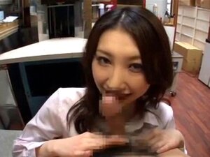 Belle actrice japonaise en nylon