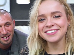 Blondes Affamées De Bites Alexa Flexy Et Jolee Love Le Prennent Au