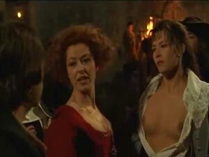 Celeb sophie marceau, seins nus, exhibant ses gros seins