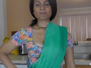Maman supplie son beau-fils de jouir dans ses trous en hindi