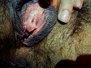 gros plan sur la chatte poilue de ma femme