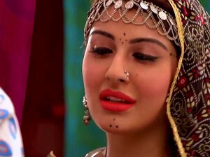 Garima Ajmani Hot Navel Show