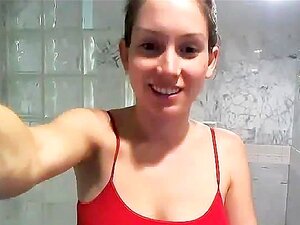 WEBCAM : Show de douche et de rasage