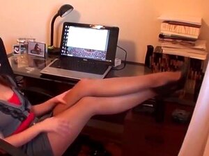 Masturbation avec des collants couleur chair 20