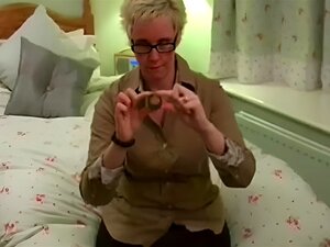 Sissy enfermée dans une chasteté ktb chasteté amateur BDSM