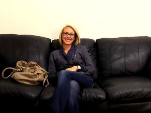 UNE MIGNONNE DE CASTING ESSAIE L'ANAL