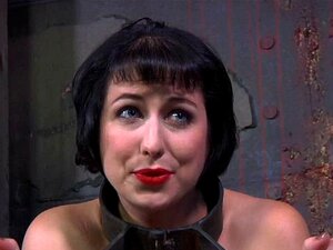La beauté reçoit une taquinerie vicieuse