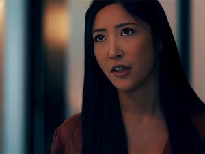 Parasites extraterrestres-Une asiatique chaude fume et chevauche une