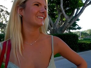 Une Blonde SEXY de 20 Ans Trompe Son Petit Ami dans un Parking-Lacy