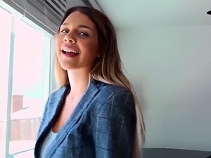 Hawt Agent Immobilier Aux Gros Seins Naturels Baise sa cliente (Gabbie