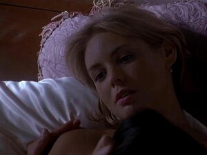 Olivia d'Abo et Lora Zane nues - Filles Nues En Direct