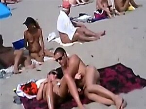 Compilation de sperme sur une plage de sexe public amateur -