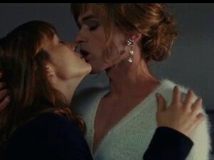 Démonstratrice d'anal nue - Une nouvelle copine (2014)