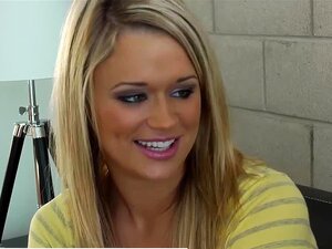 La coquine America Heather Starlet baise sugardaddy pour l'aider à