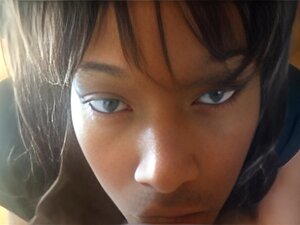 Une Pute de Rue Noire à 10 Black Se fait éjaculer. Une prostituée