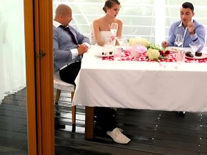 Venez découvrir le charme séduisant d'une belle-belle-belle-mère