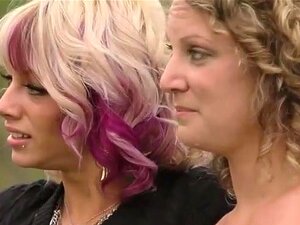 Des couples en chaleur se déchaînent lors d'une soirée échangiste