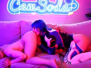 Camsoda - D.Va se fait sucer la chatte par une femme magnifique