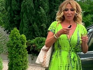 MILF ITALIENNE CÉLÈBRE AUX GROS SEINS