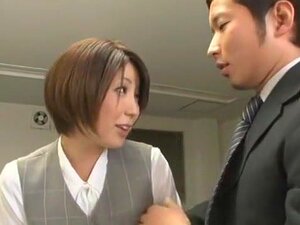 La fabuleuse salope japonaise Ryo Sena dans un bureau incroyable, film