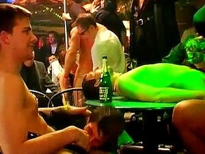 Le meilleur film de mecs sexy et de mecs trouveurs de porno gay