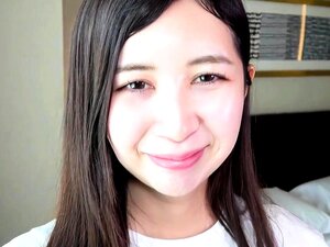 Gros plan génial dans une jolie pipe japonaise en POV