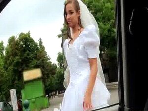 Une mariée baise un mec au hasard après le mariage, a appelé Amirah