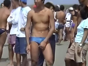 Sneak shot sports masculins de natation sur la plage - MANIAC撮盗