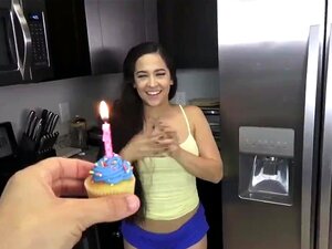 Petite baignoire amateur xxx dévirginée pour mon anniversaire