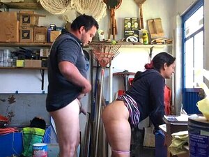 femme chaude au travail heures